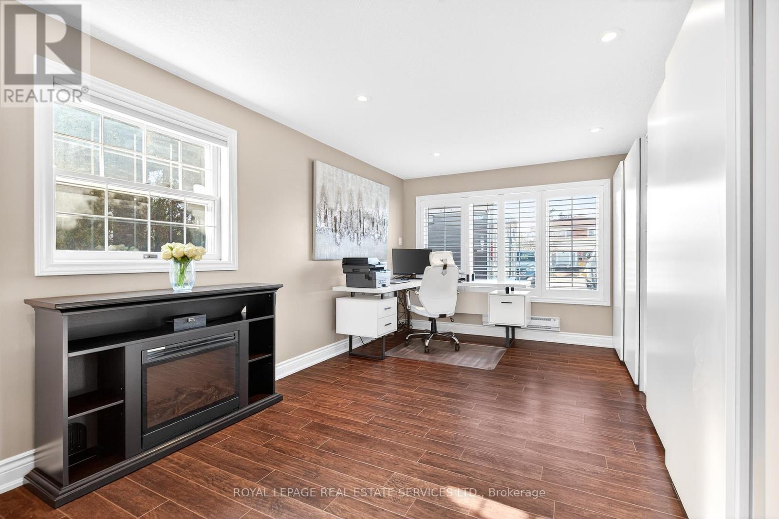 15 Belair Drive, Hamilton, ON - Indoor Photo Showing Other Room