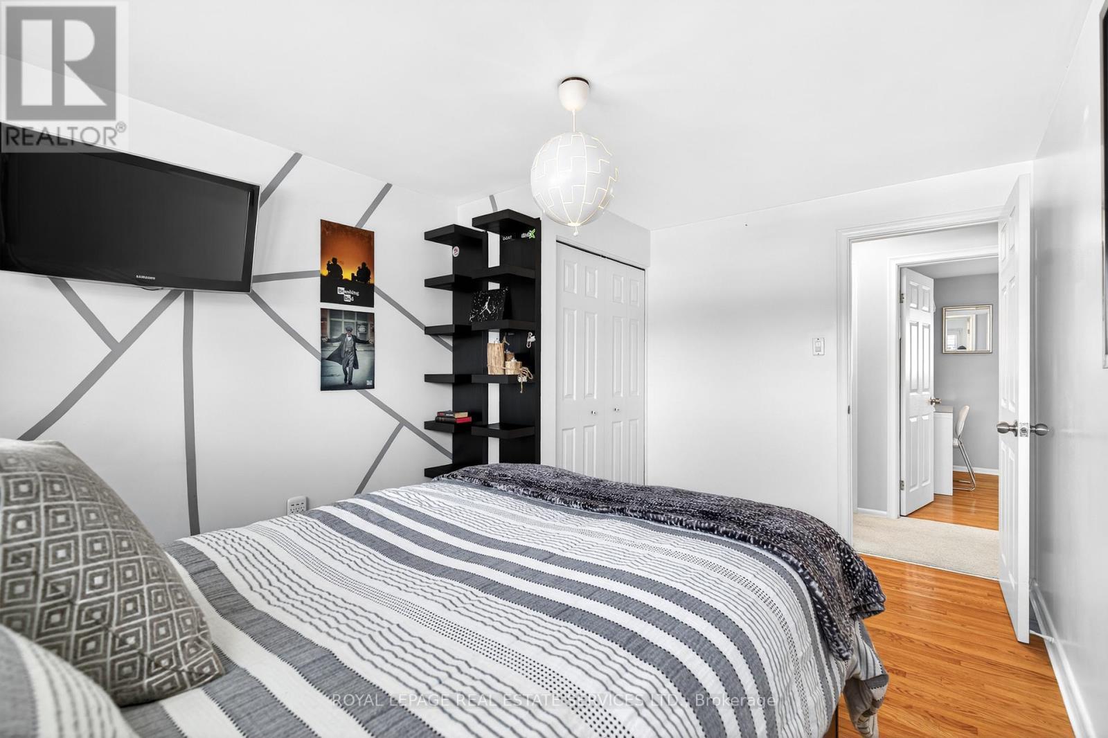 15 Belair Drive, Hamilton, ON - Indoor Photo Showing Bedroom