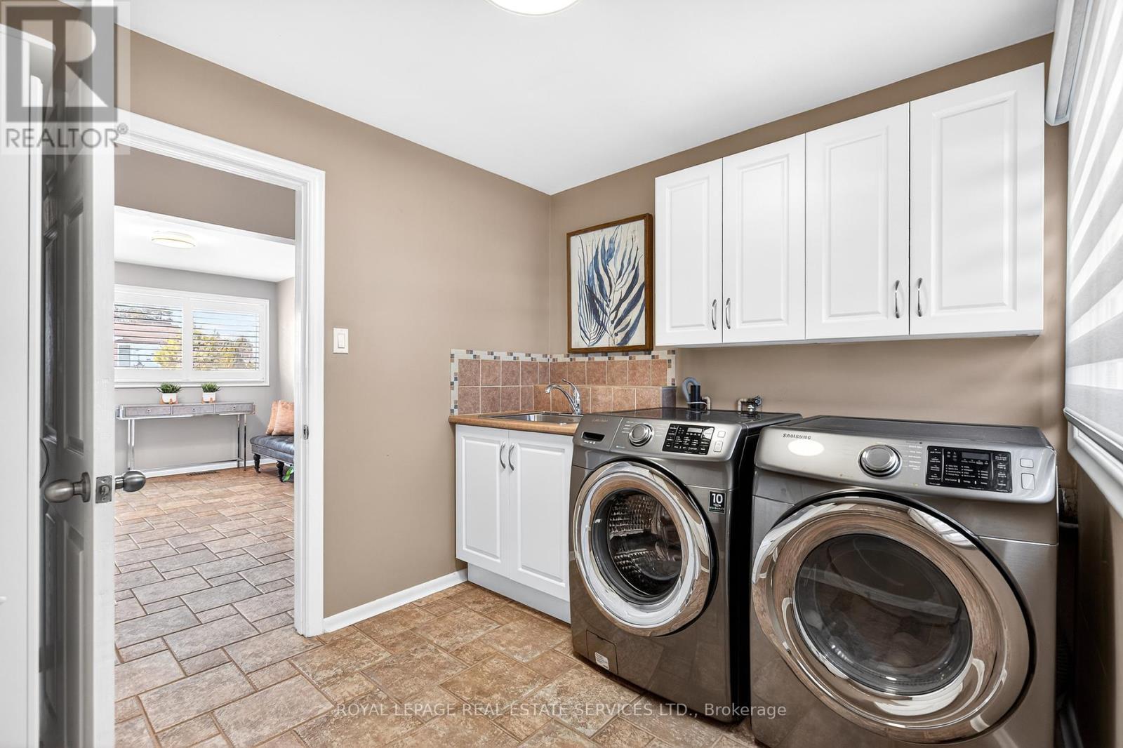 15 Belair Drive, Hamilton, ON - Indoor Photo Showing Laundry Room