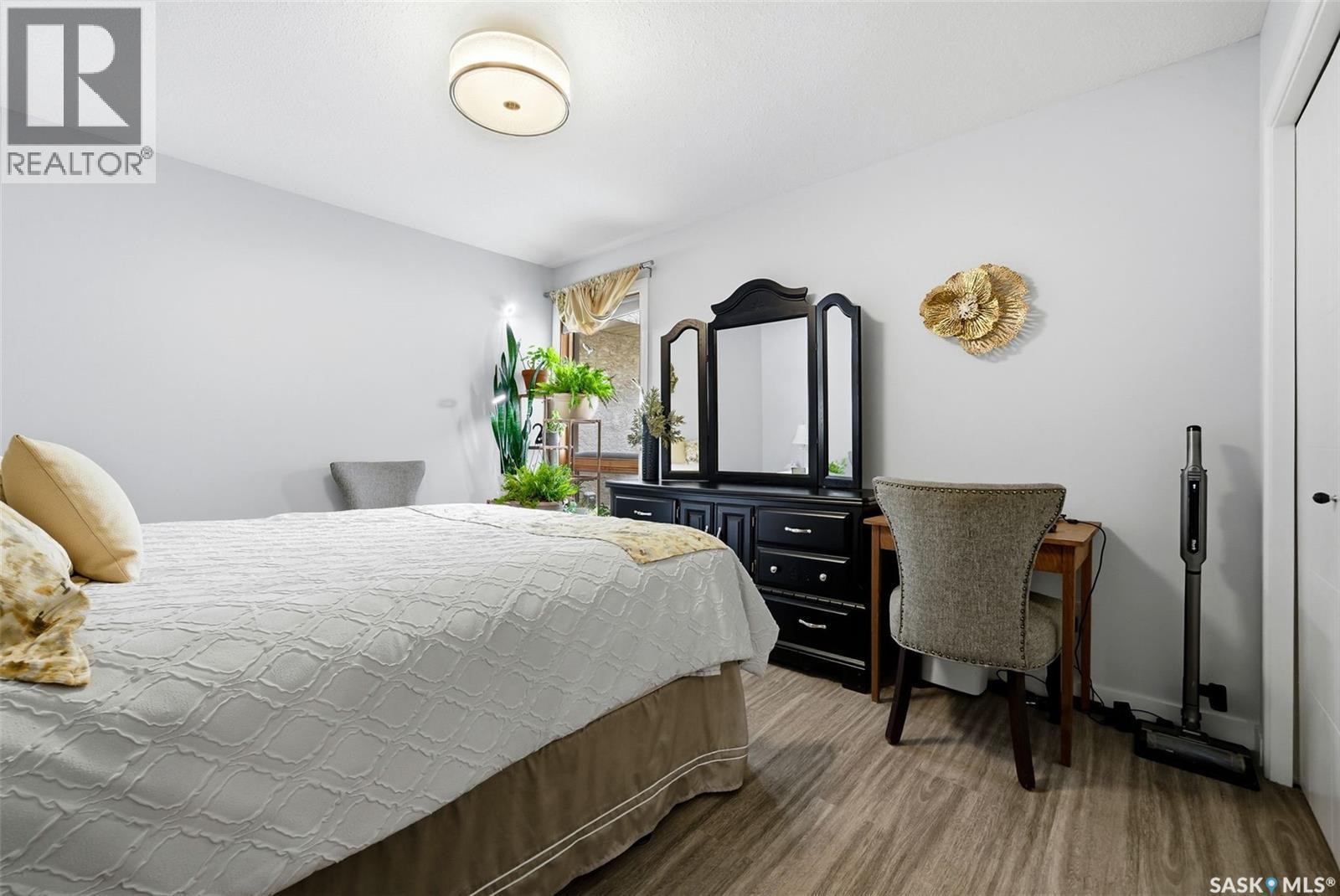 52 Kensington Crescent, Regina, SK - Indoor Photo Showing Bedroom