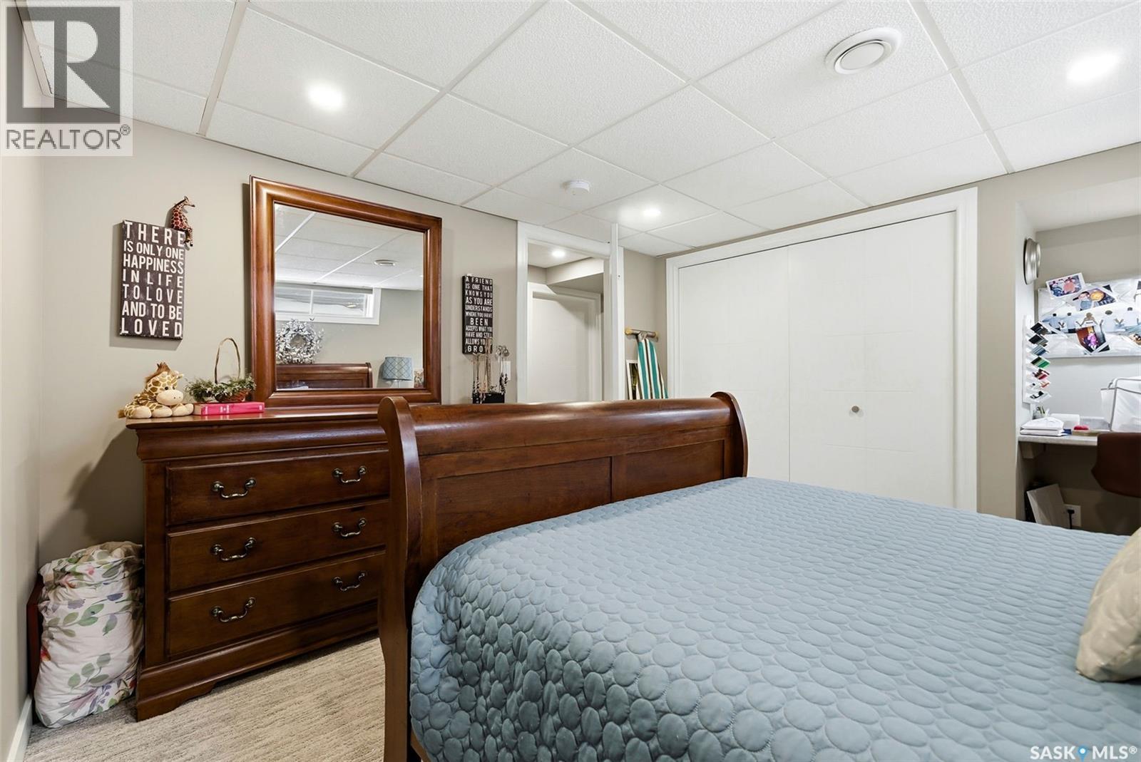 52 Kensington Crescent, Regina, SK - Indoor Photo Showing Bedroom