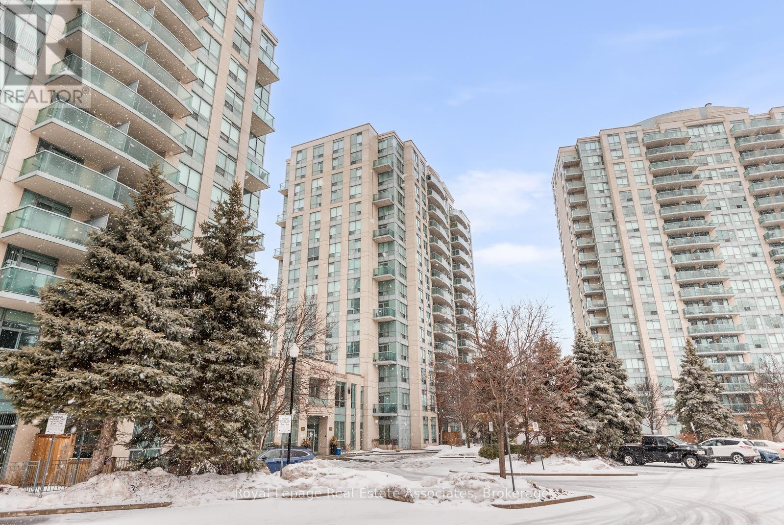 Ph7 - 2565 Erin Centre Boulevard, Mississauga, ON - Outdoor With Balcony With Facade