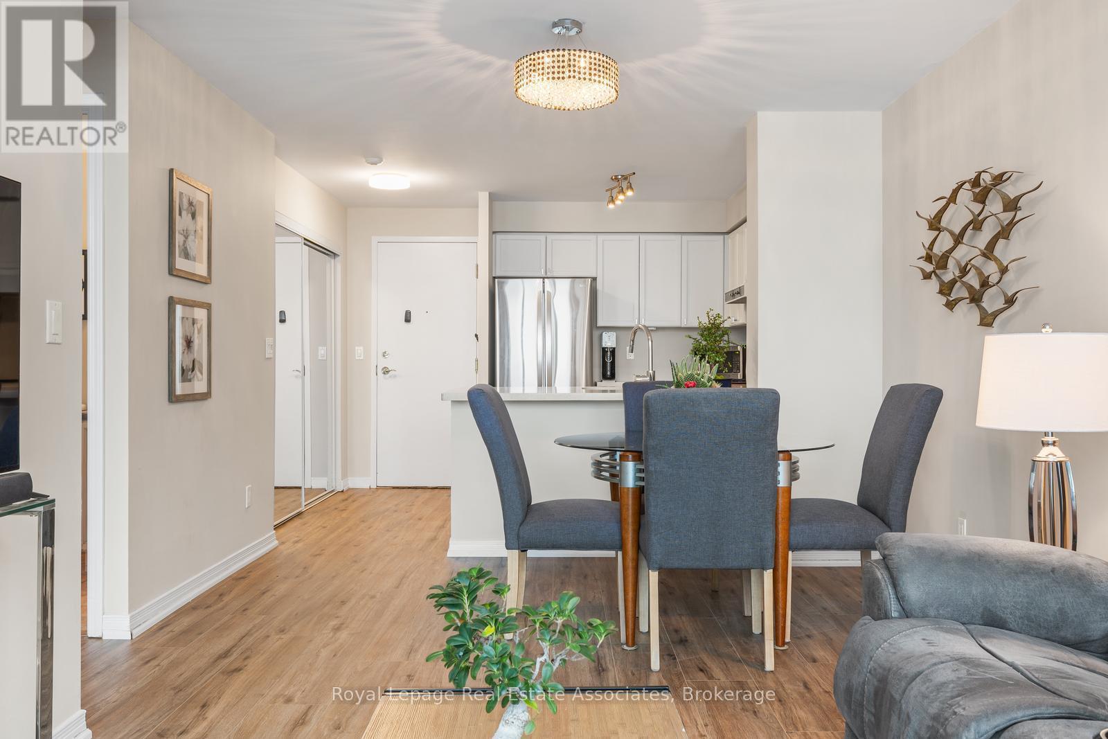 Ph7 - 2565 Erin Centre Boulevard, Mississauga, ON - Indoor