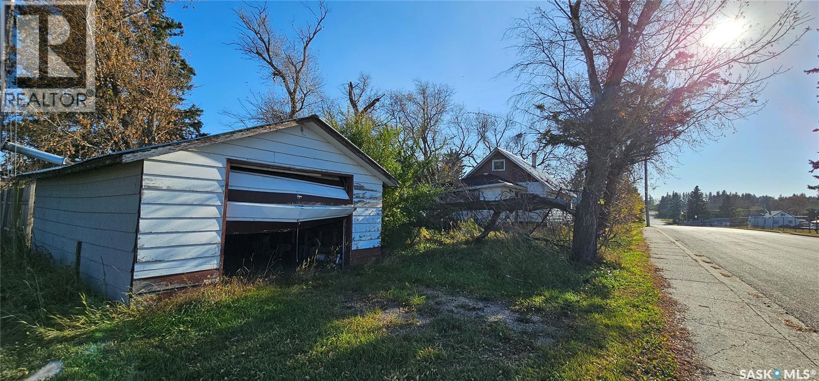 102 3Rd Avenue E, Kelvington, SK - Outdoor