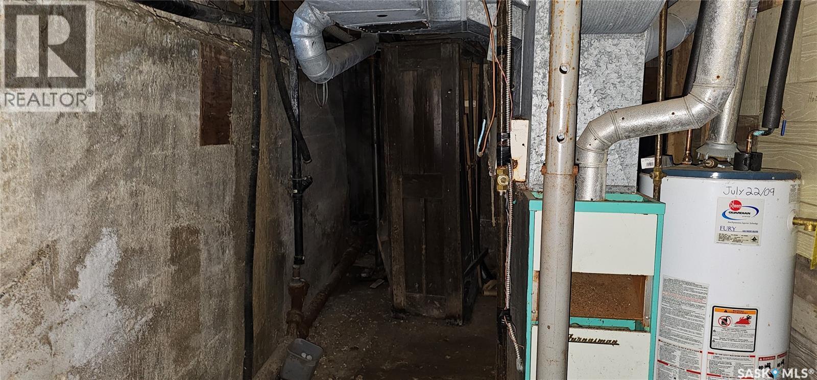 102 3Rd Avenue E, Kelvington, SK - Indoor Photo Showing Basement