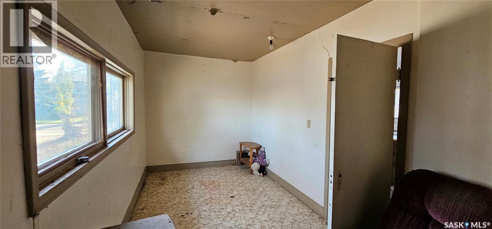 102 3Rd Avenue E, Kelvington, SK - Indoor Photo Showing Other Room