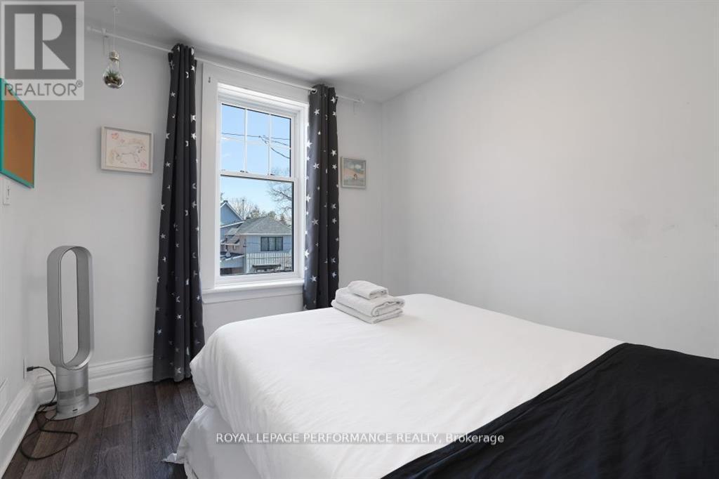 12 Adelaide Street, Ottawa, ON - Indoor Photo Showing Bedroom