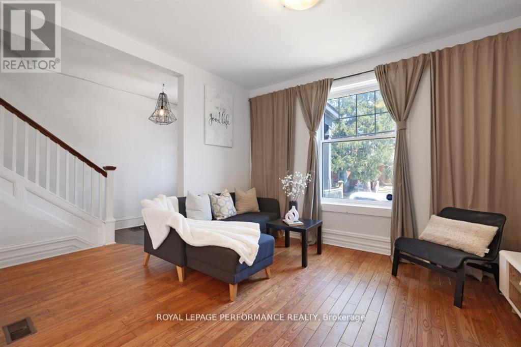 12 Adelaide Street, Ottawa, ON - Indoor