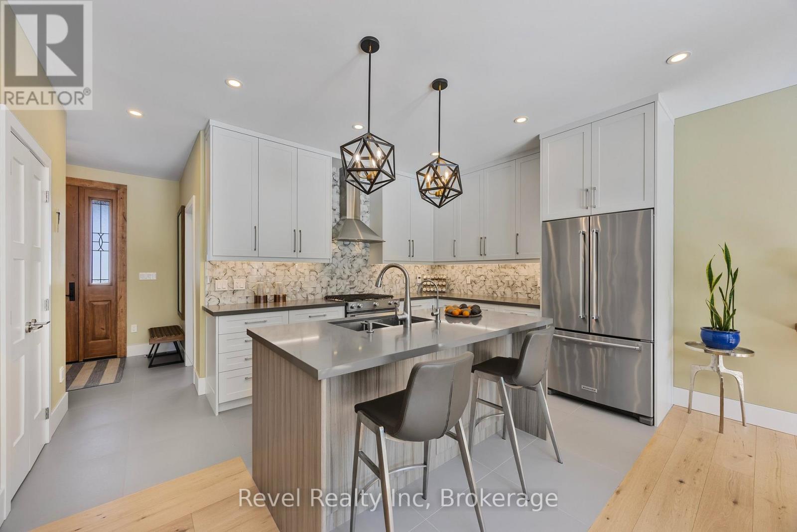 15 Stoney Road, Tiny, ON - Indoor Photo Showing Kitchen With Upgraded Kitchen