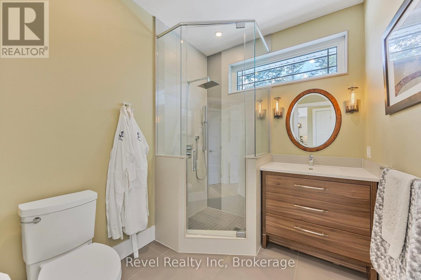 15 Stoney Road, Tiny, ON - Indoor Photo Showing Bathroom