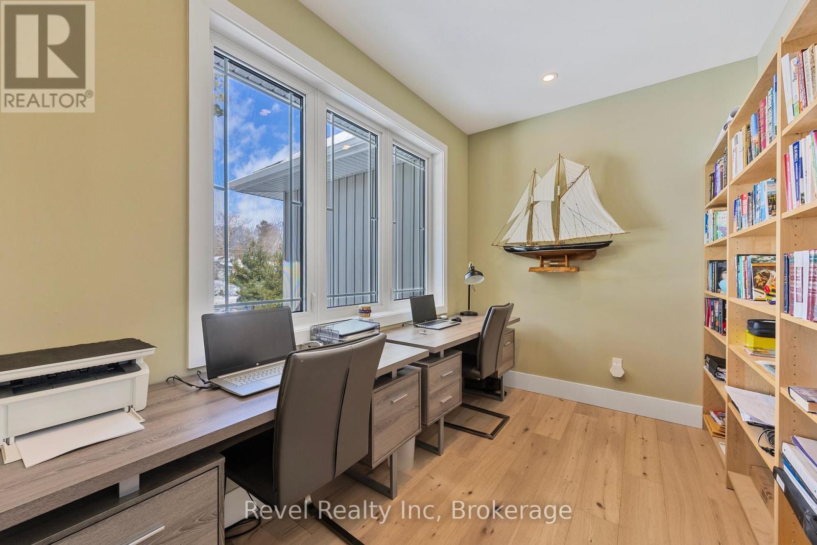 15 Stoney Road, Tiny, ON - Indoor Photo Showing Office