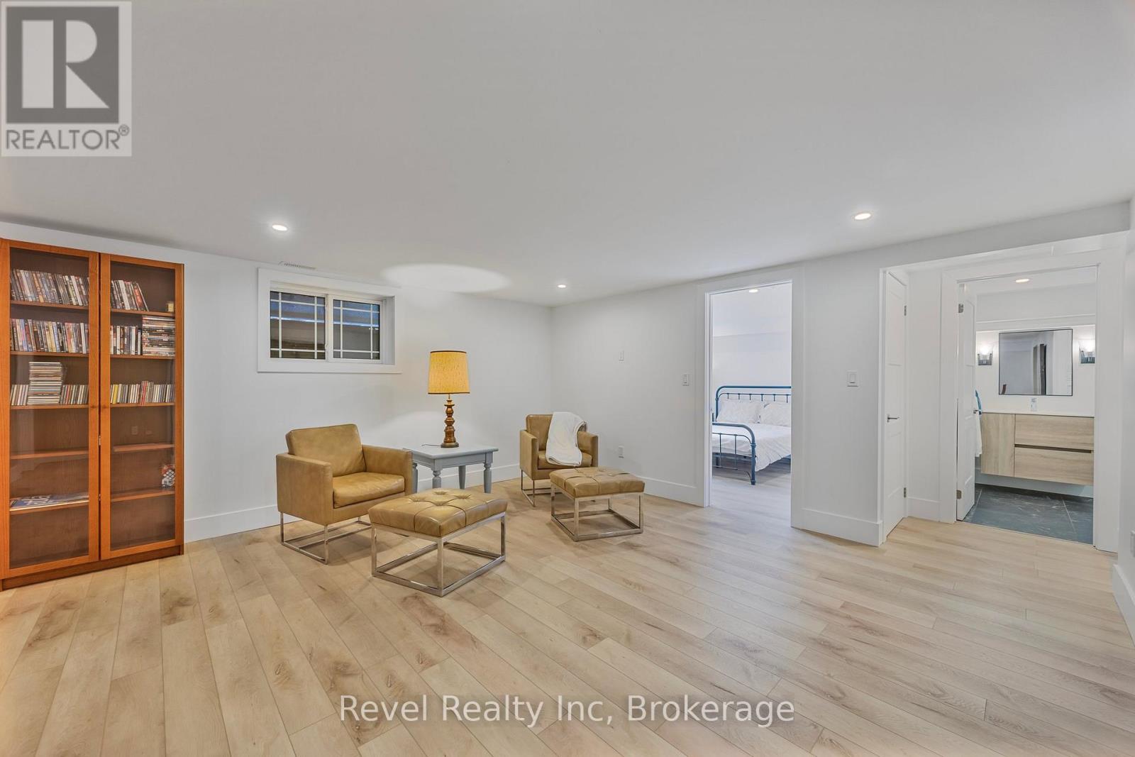 15 Stoney Road, Tiny, ON - Indoor