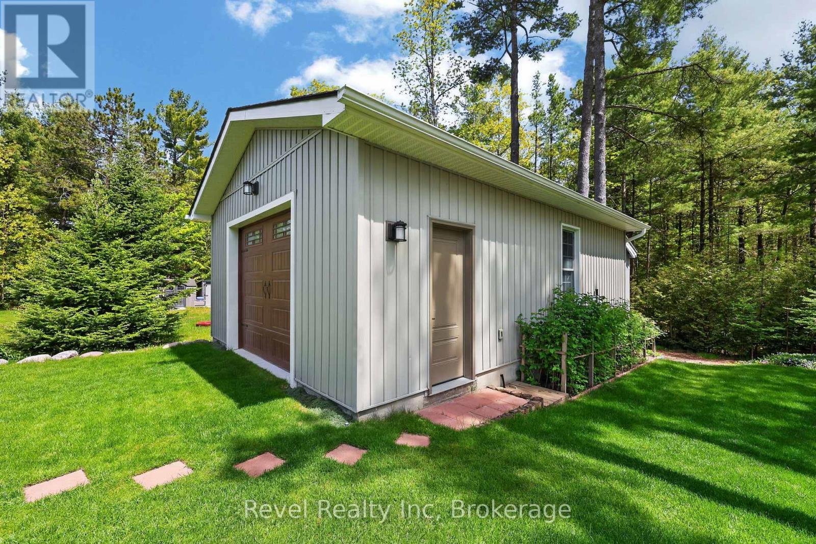 15 Stoney Road, Tiny, ON