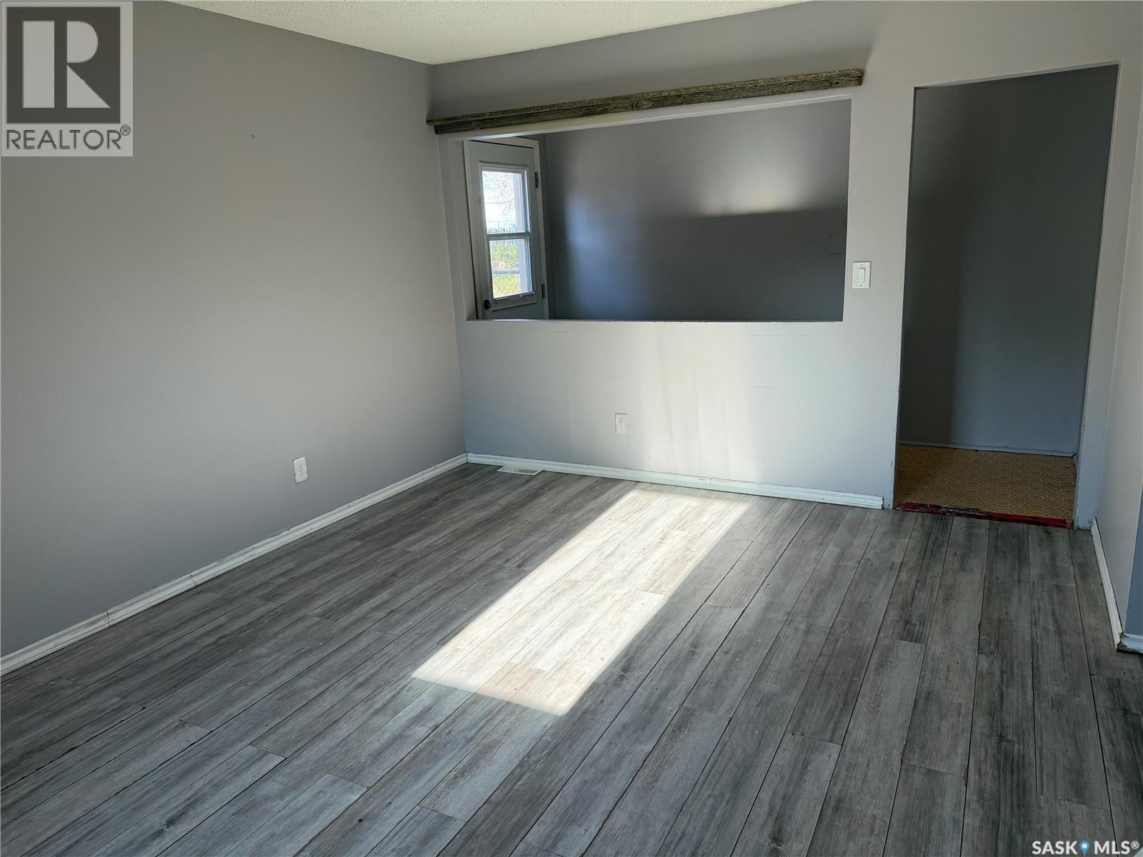 322 2Nd Avenue, Young, SK - Indoor Photo Showing Other Room