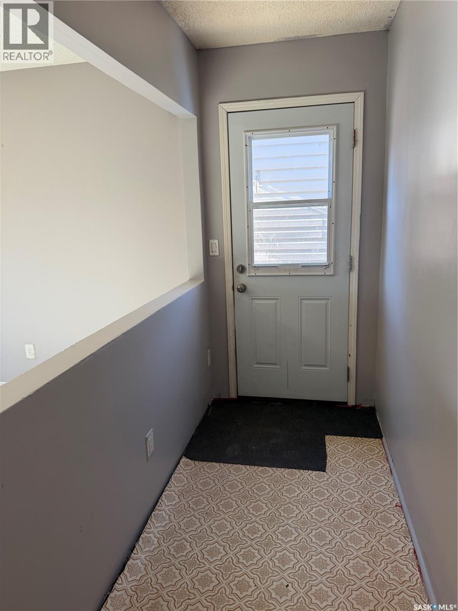 322 2Nd Avenue, Young, SK - Indoor Photo Showing Other Room