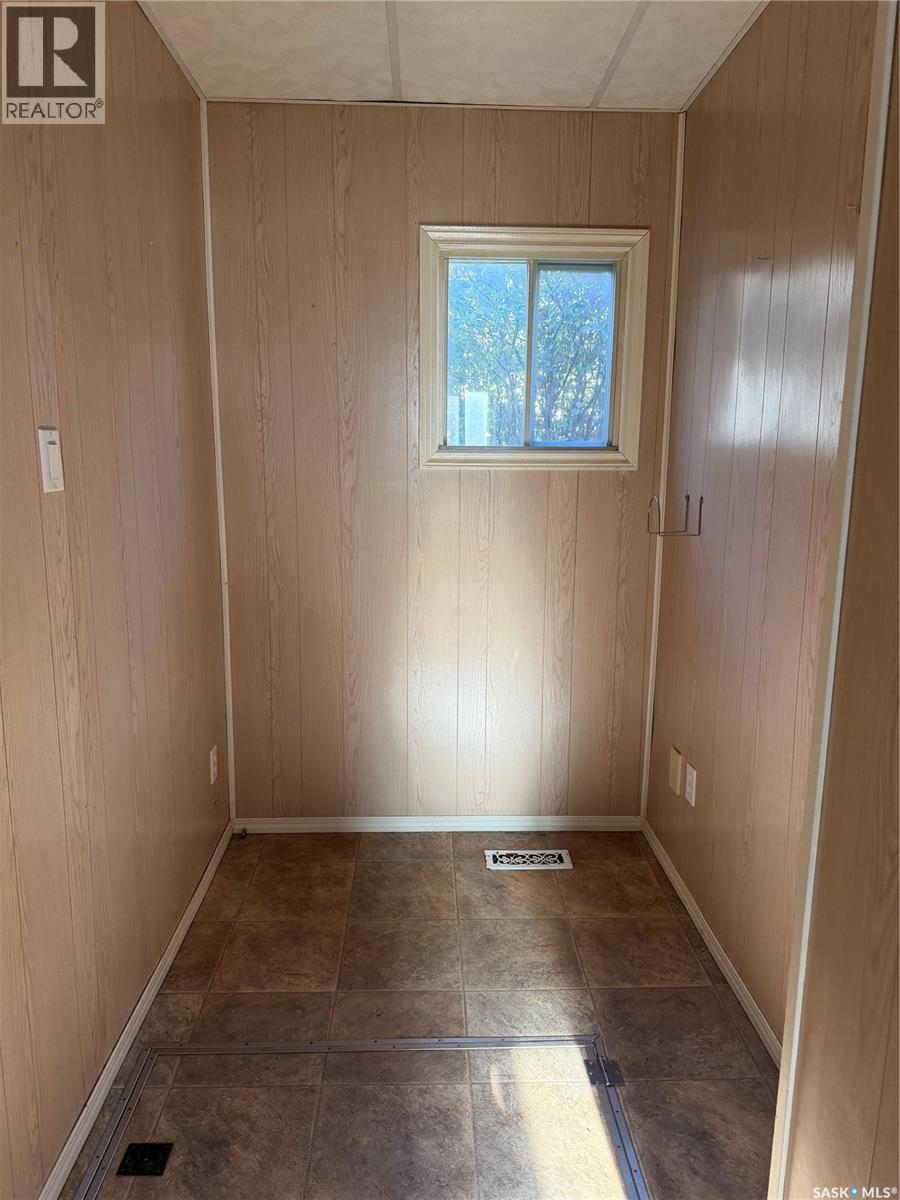 322 2Nd Avenue, Young, SK - Indoor Photo Showing Other Room