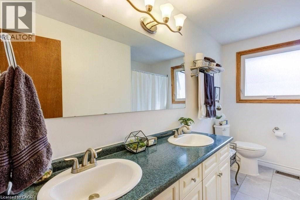 582 Skylark Road, Waterloo, ON - Indoor Photo Showing Bathroom