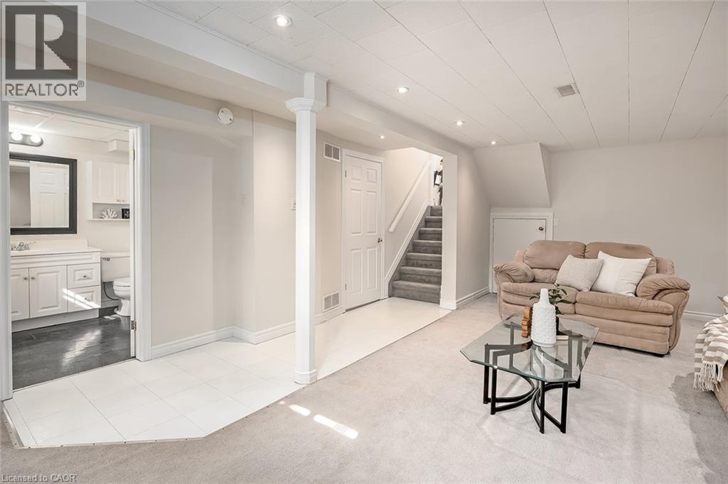 33 Gemini Drive, Hamilton, ON - Indoor