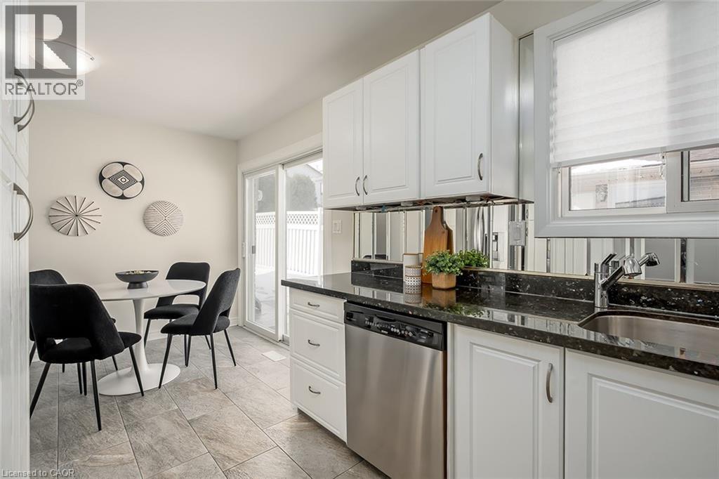 33 Gemini Drive, Hamilton, ON - Indoor Photo Showing Other Room