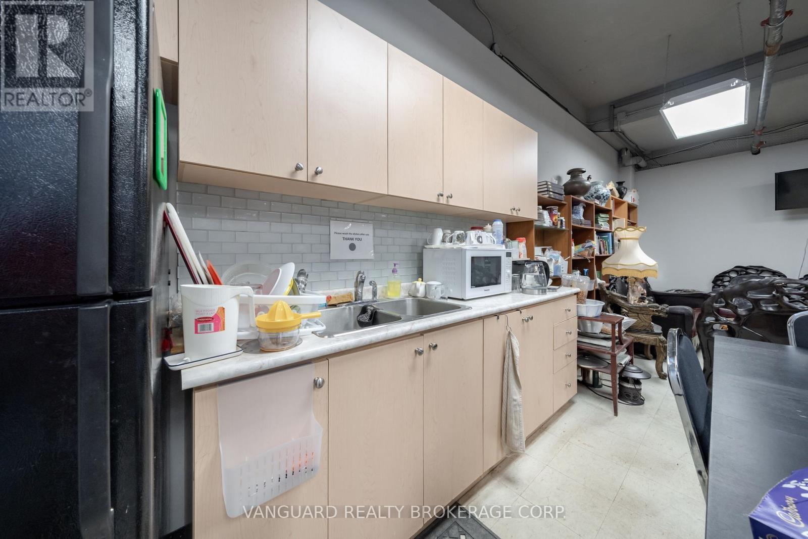 13, 15, L19 - 280 West Beaver Creek Road, Richmond Hill, ON