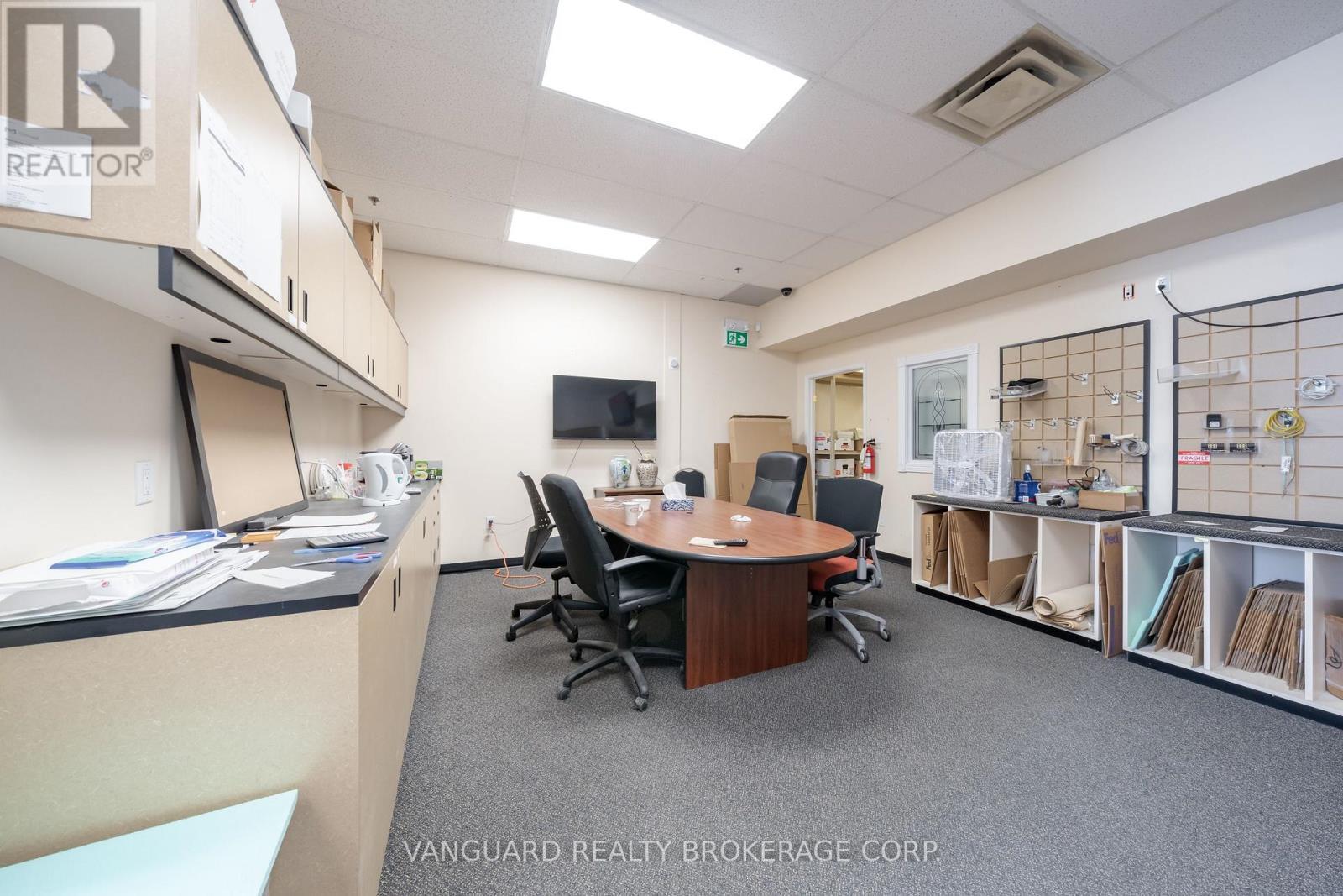 13, 15, L19 - 280 West Beaver Creek Road, Richmond Hill, ON