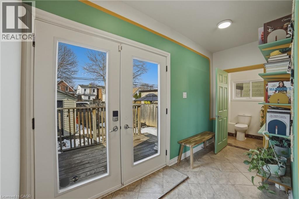 BONUS flex space with a 2-piece bathroom - 81 Ottawa Street N, Hamilton, ON - Indoor Photo Showing Other Room