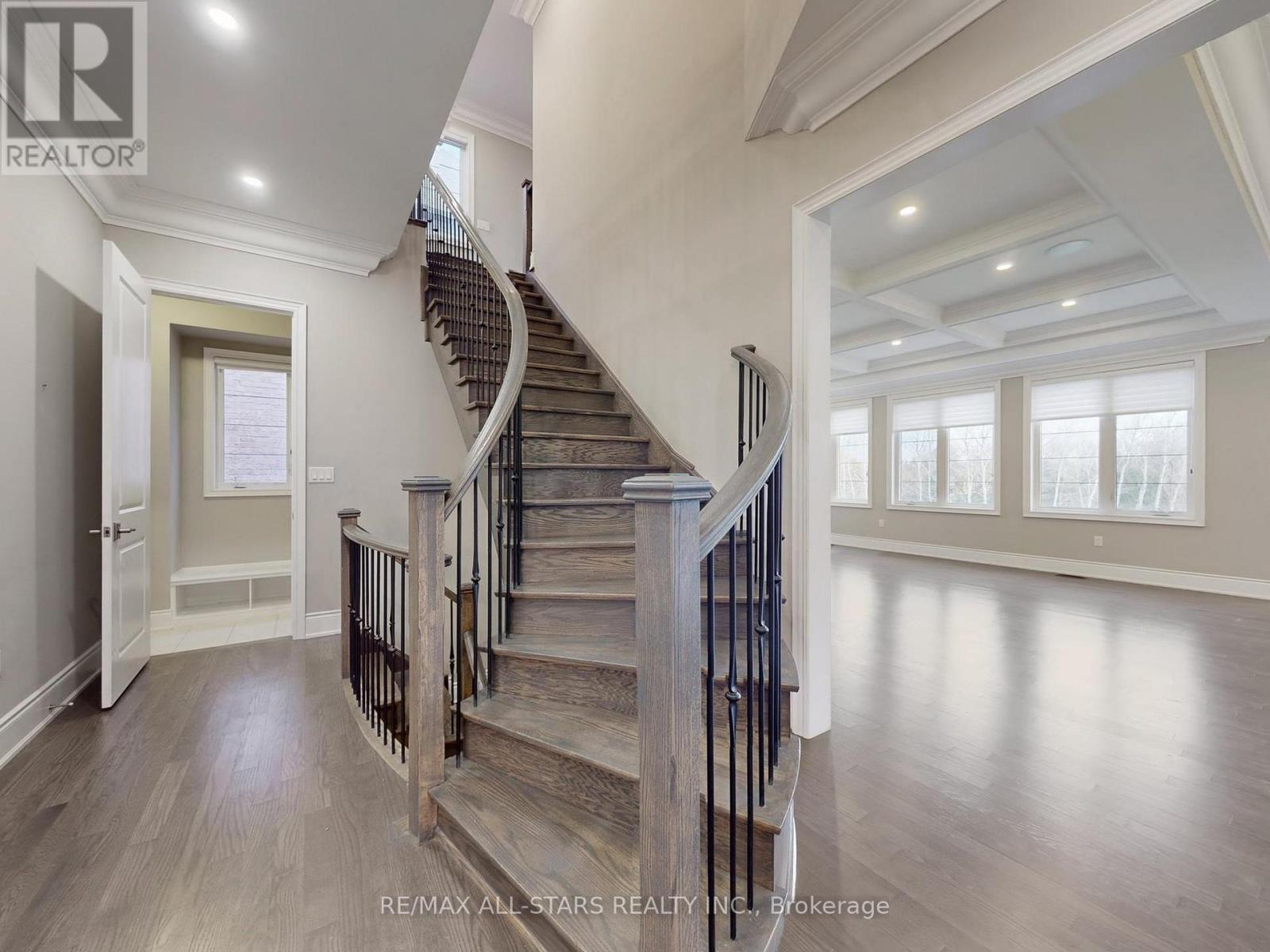 48 Cairns Gate, King, ON - Indoor Photo Showing Other Room