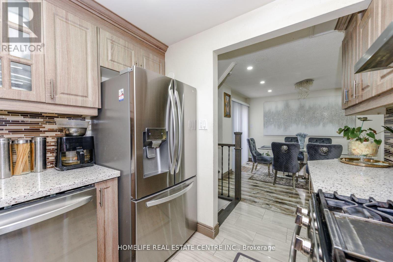 20 Oleander Crescent, Brampton, ON - Indoor Photo Showing Kitchen