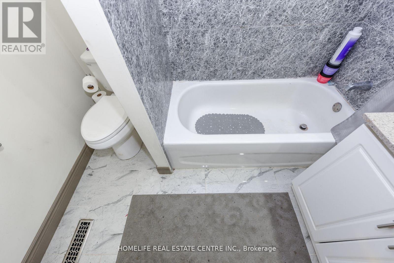 20 Oleander Crescent, Brampton, ON - Indoor Photo Showing Bathroom