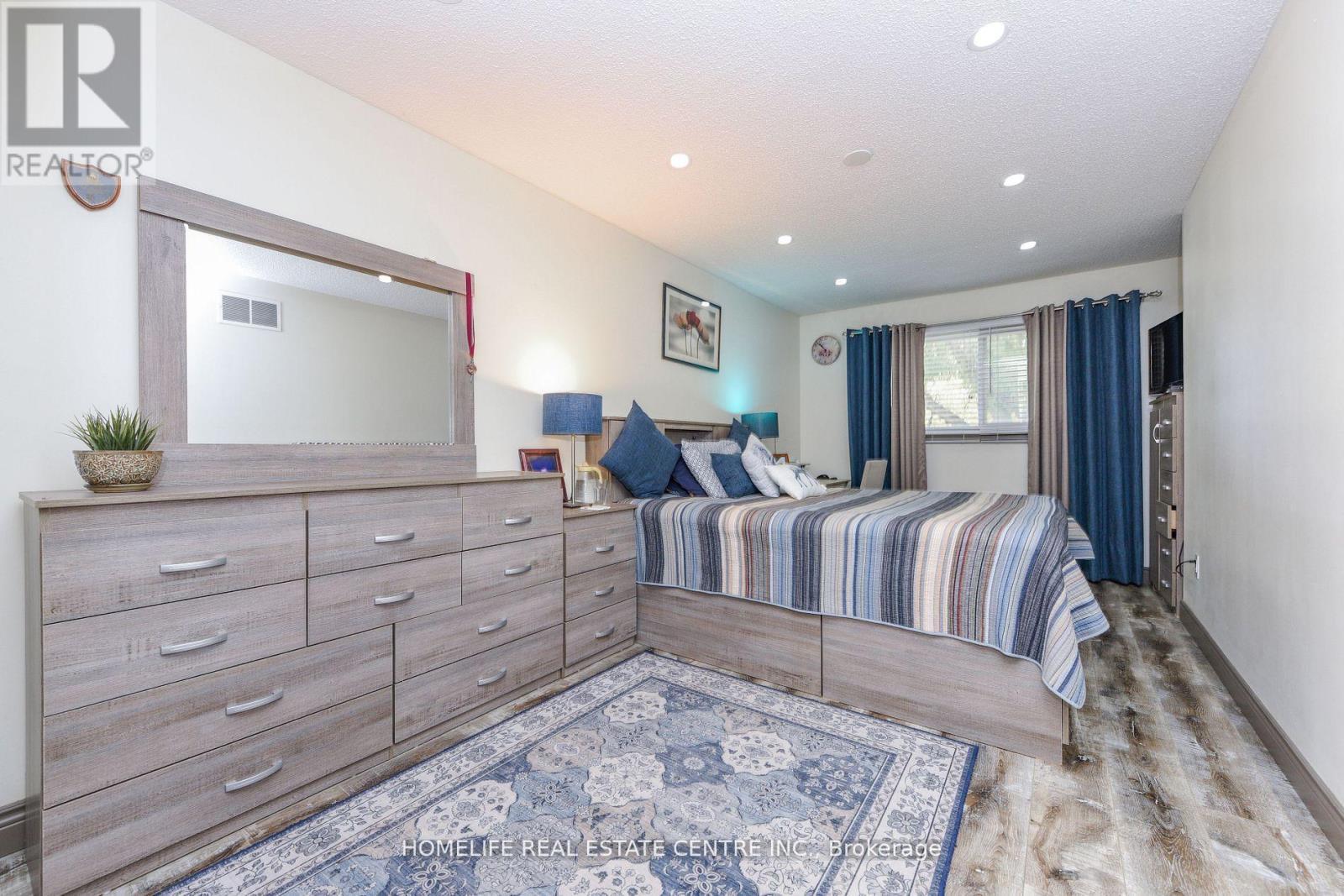 20 Oleander Crescent, Brampton, ON - Indoor Photo Showing Bedroom