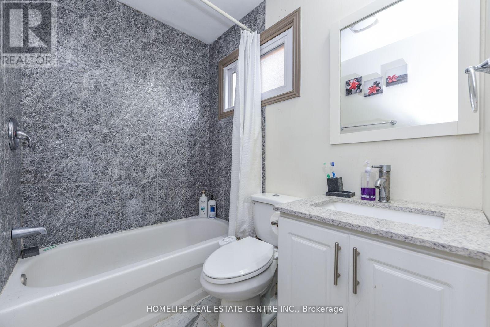 20 Oleander Crescent, Brampton, ON - Indoor Photo Showing Bathroom
