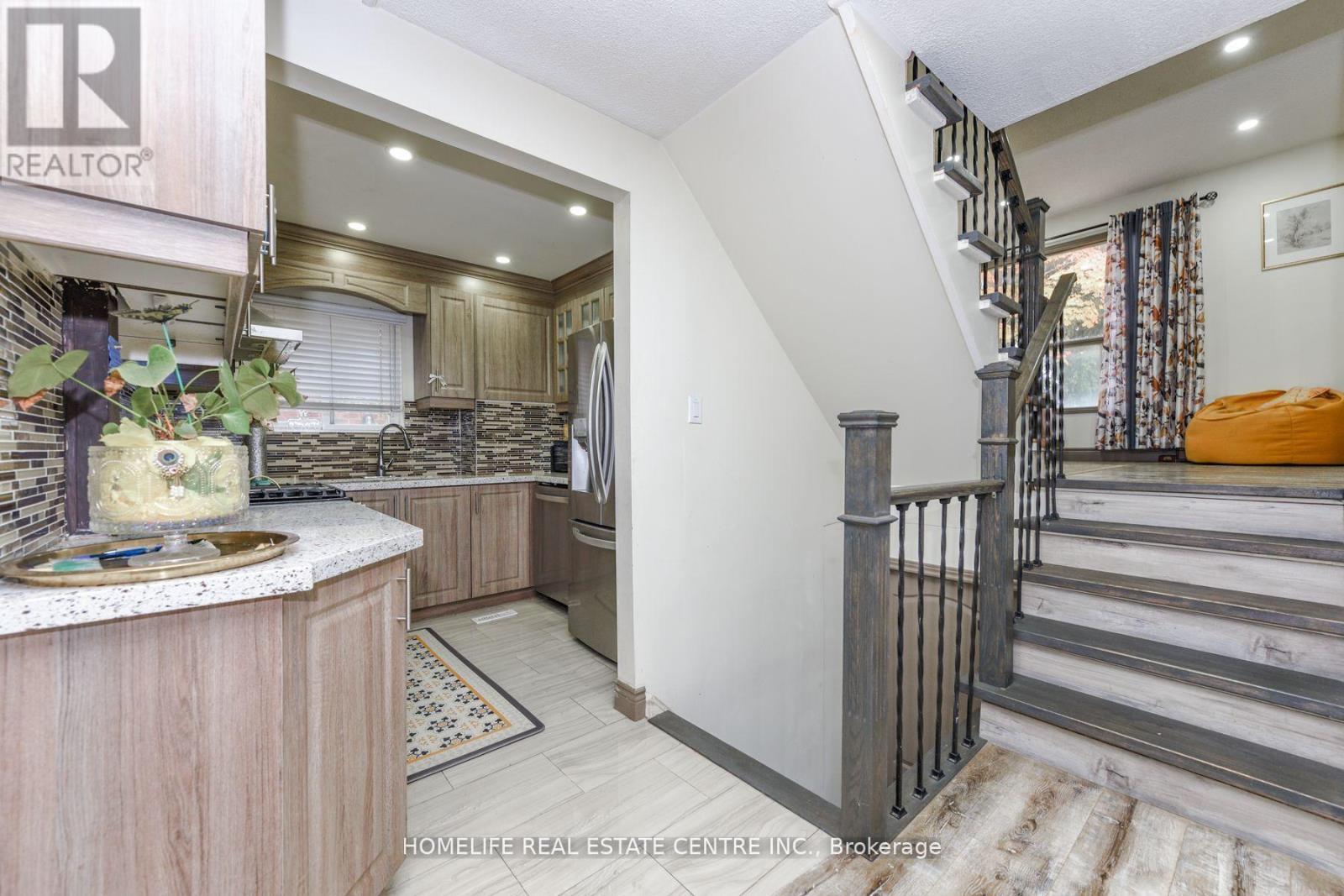 20 Oleander Crescent, Brampton, ON - Indoor