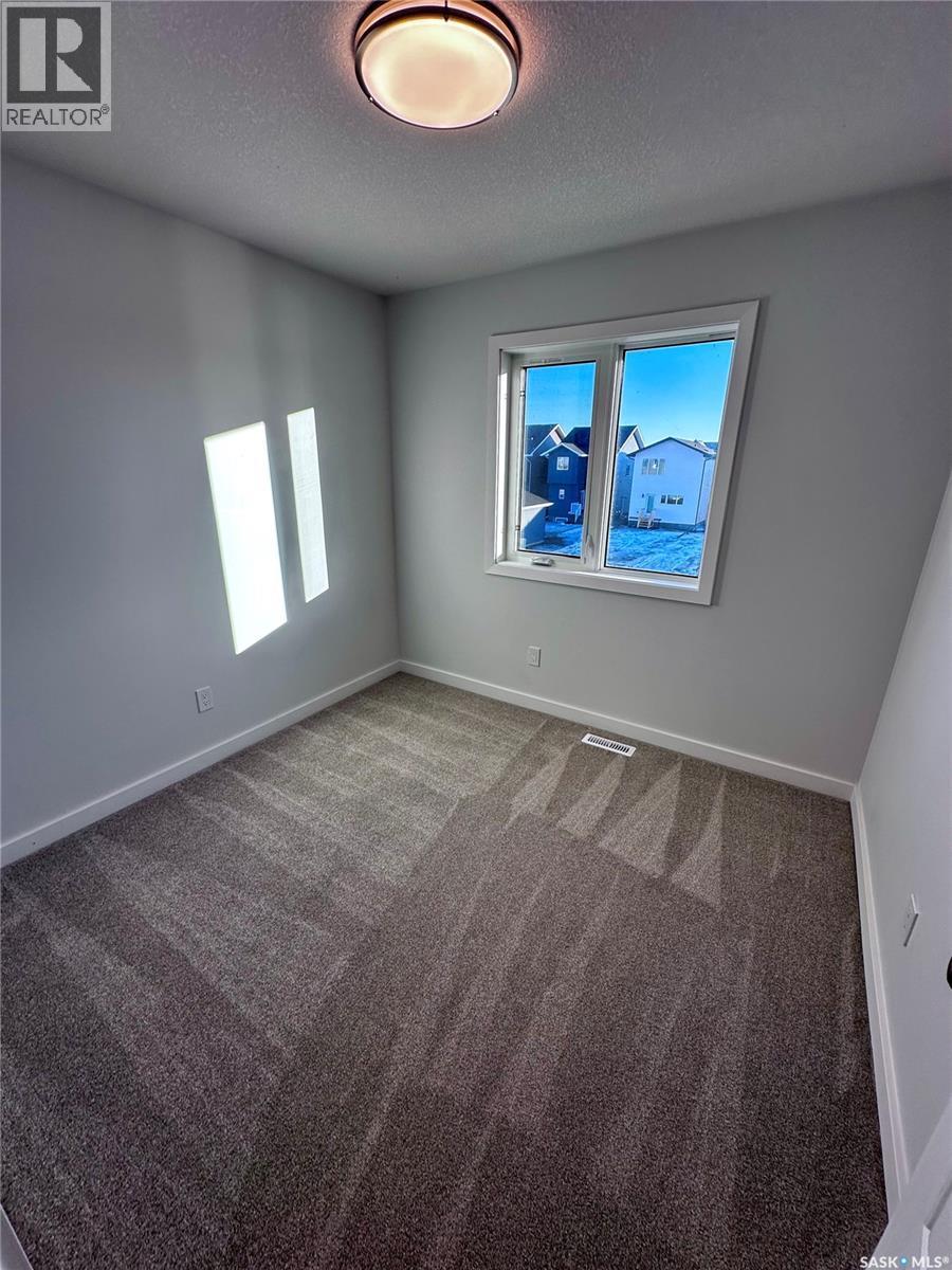 5449 Buckingham Drive E, Regina, SK