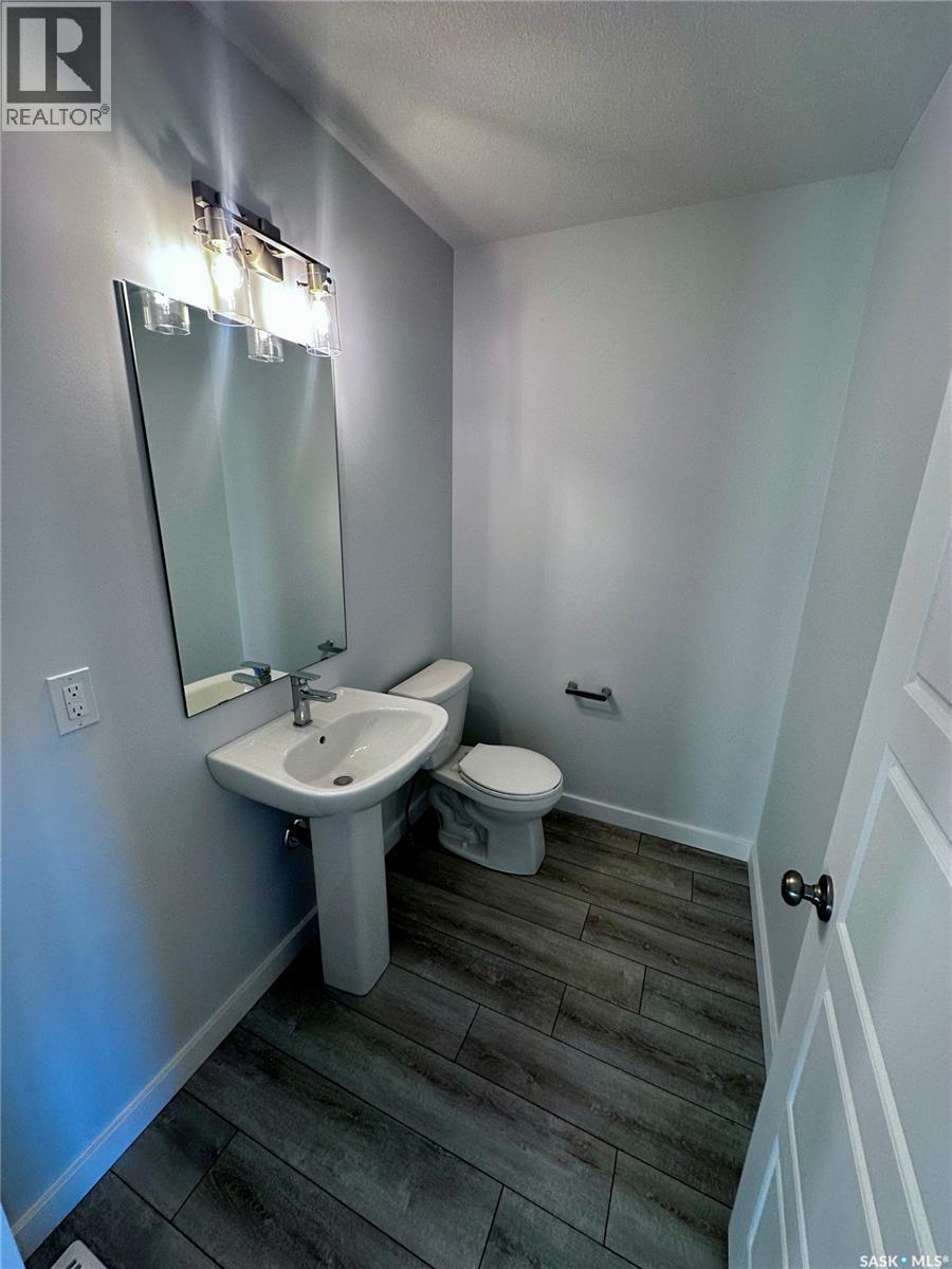 5449 Buckingham Drive E, Regina, SK