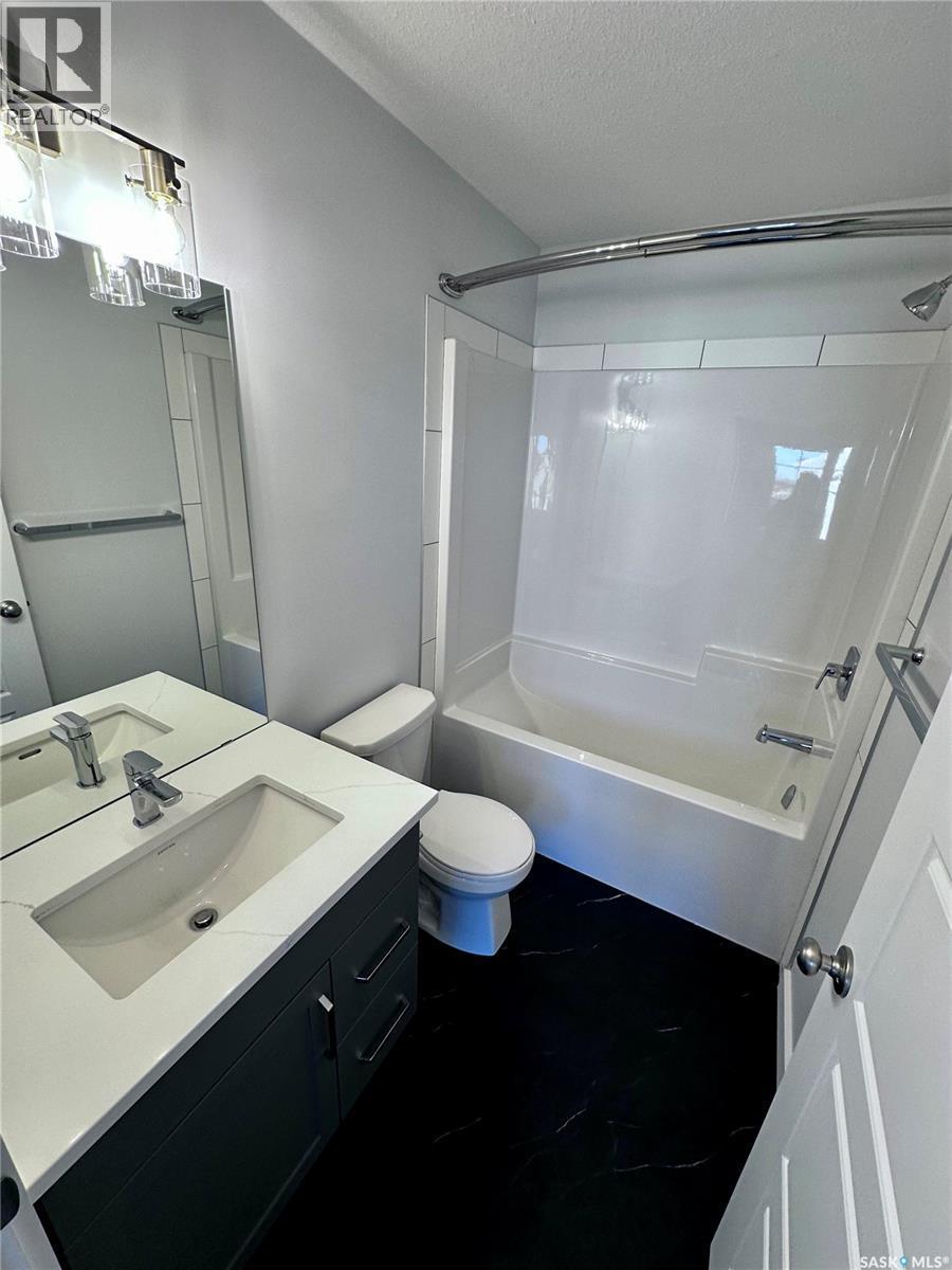 5449 Buckingham Drive E, Regina, SK