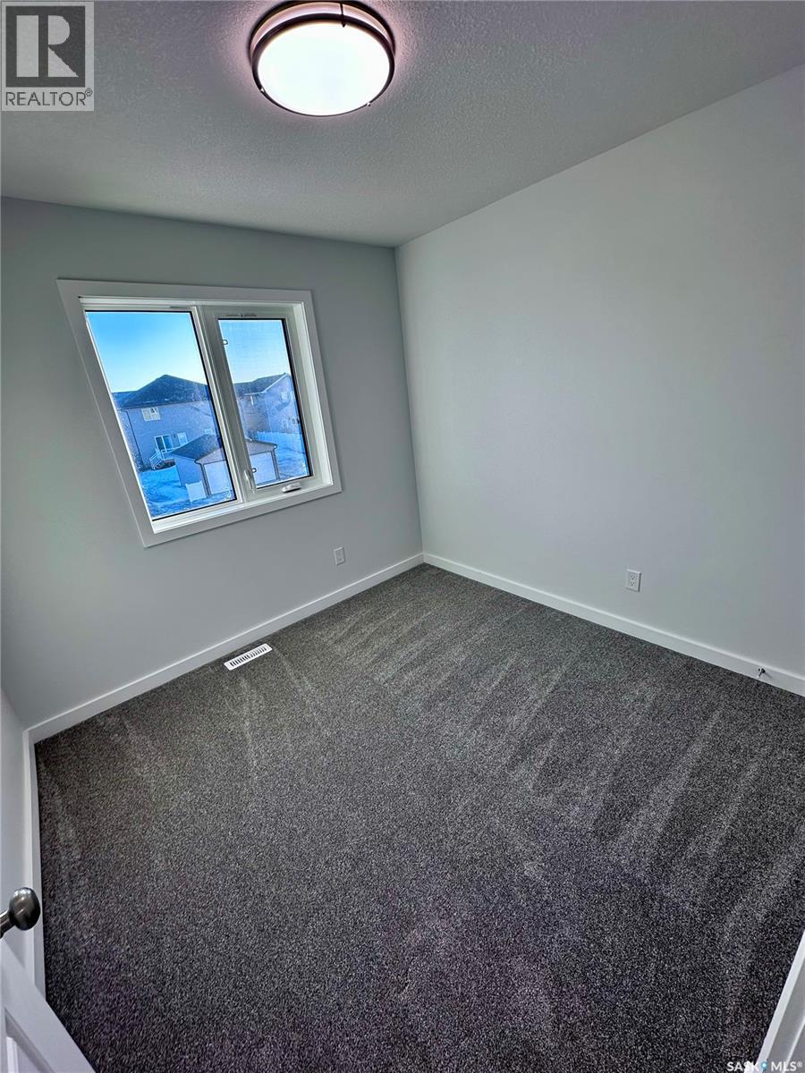 5453 Buckingham Drive E, Regina, SK