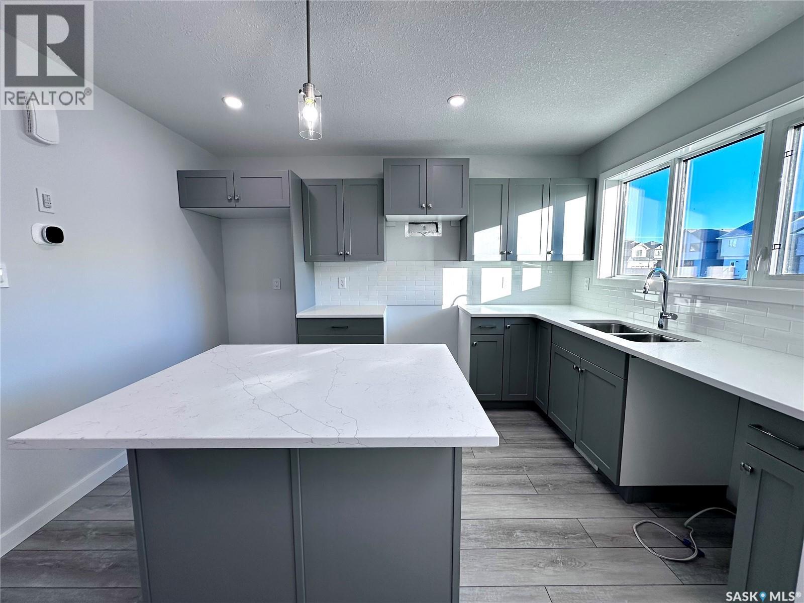 5453 Buckingham Drive E, Regina, SK