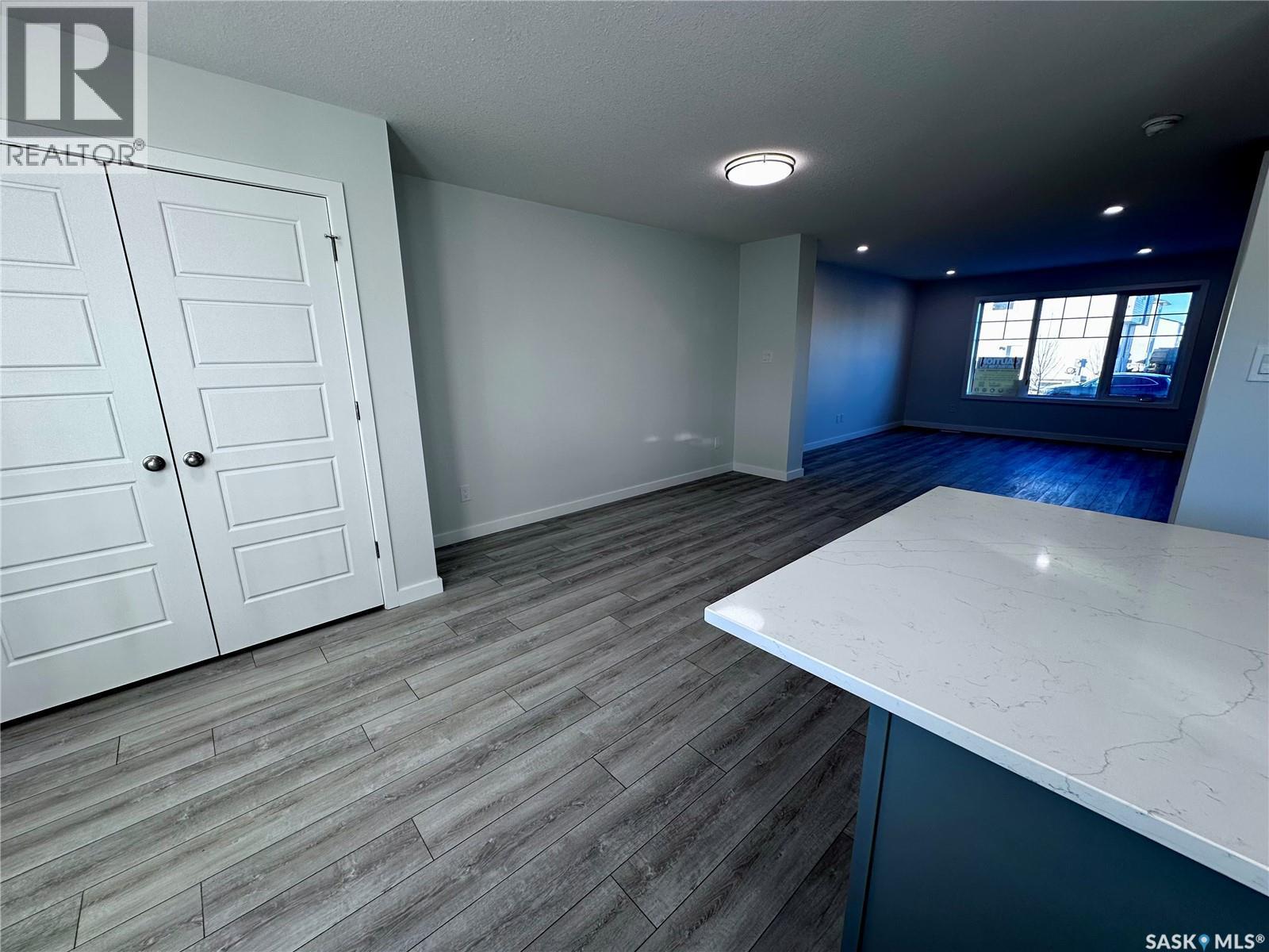 5453 Buckingham Drive E, Regina, SK