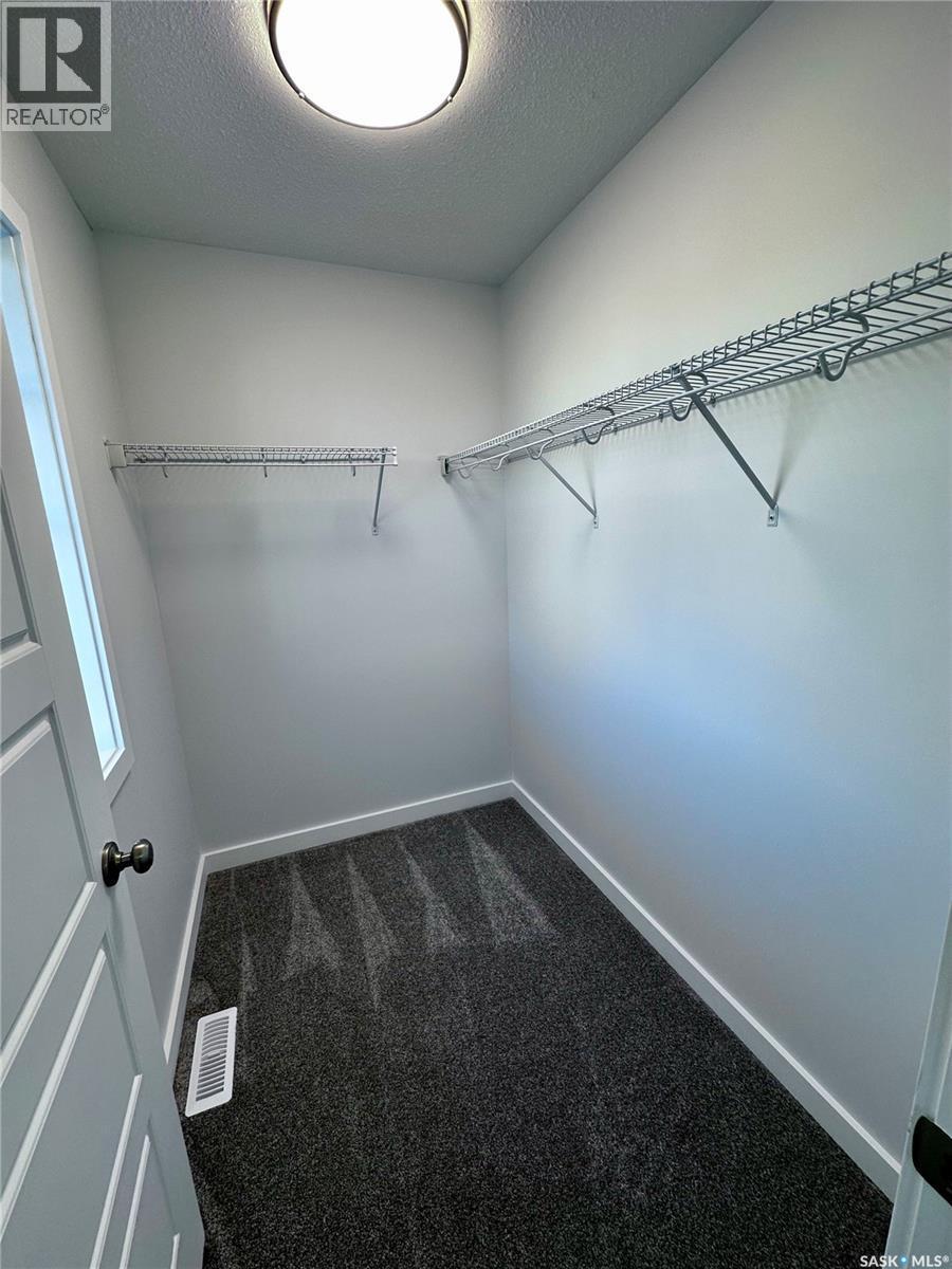 5453 Buckingham Drive E, Regina, SK