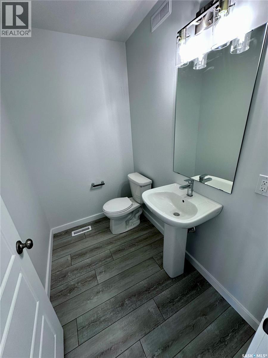 5453 Buckingham Drive E, Regina, SK