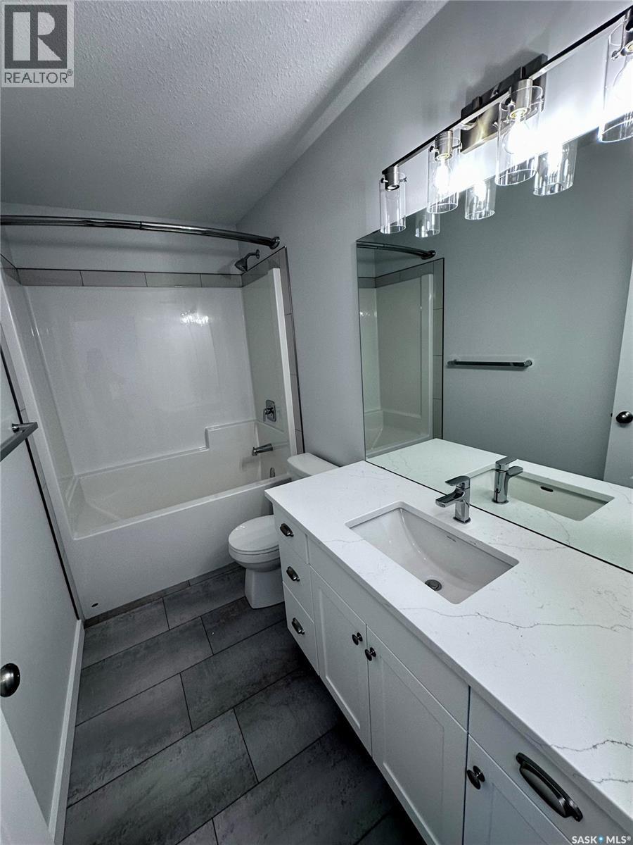5457 Buckingham Drive E, Regina, SK - Indoor Photo Showing Bathroom