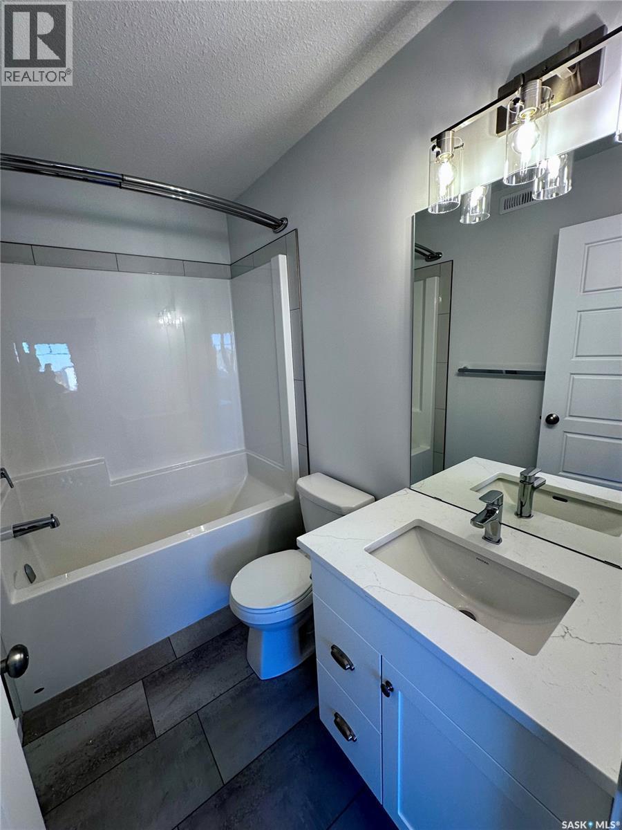 5457 Buckingham Drive E, Regina, SK - Indoor Photo Showing Bathroom
