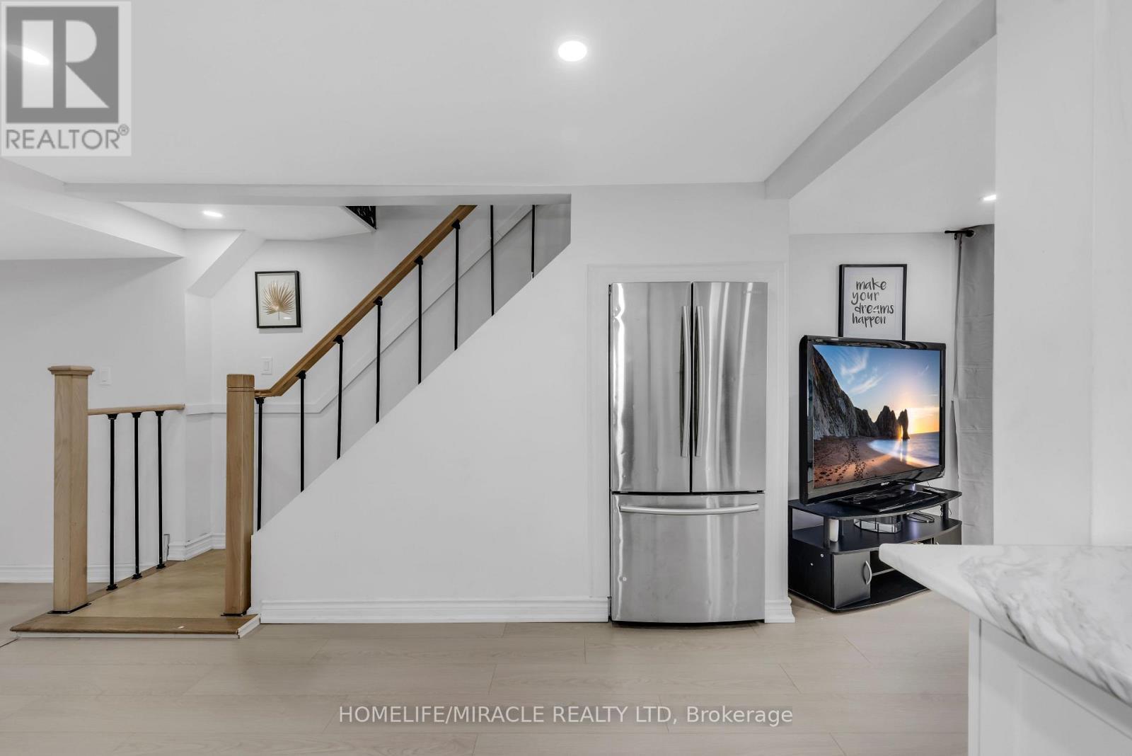 195 Randi Road, Mississauga, ON - Indoor Photo Showing Other Room