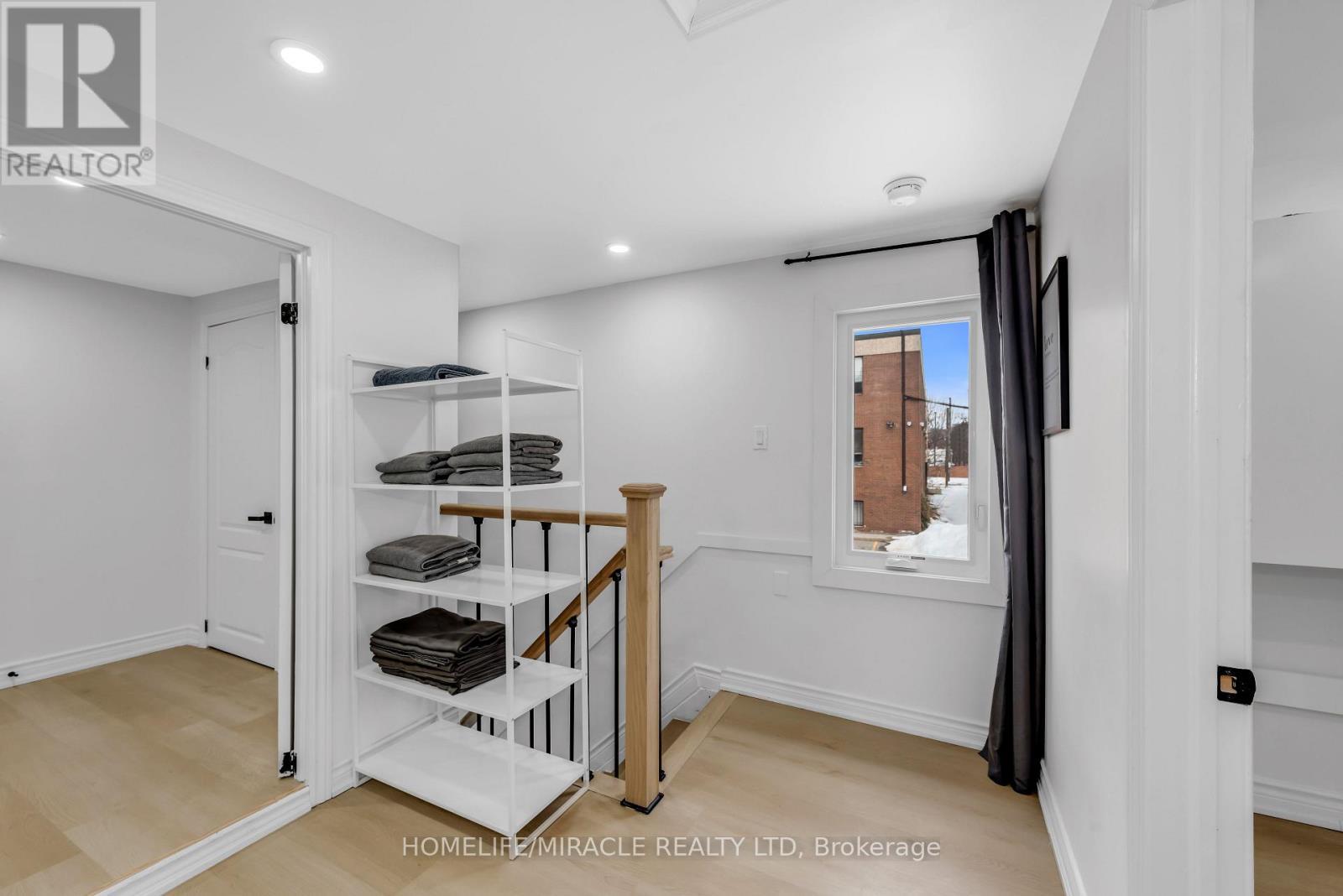 195 Randi Road, Mississauga, ON - Indoor Photo Showing Other Room