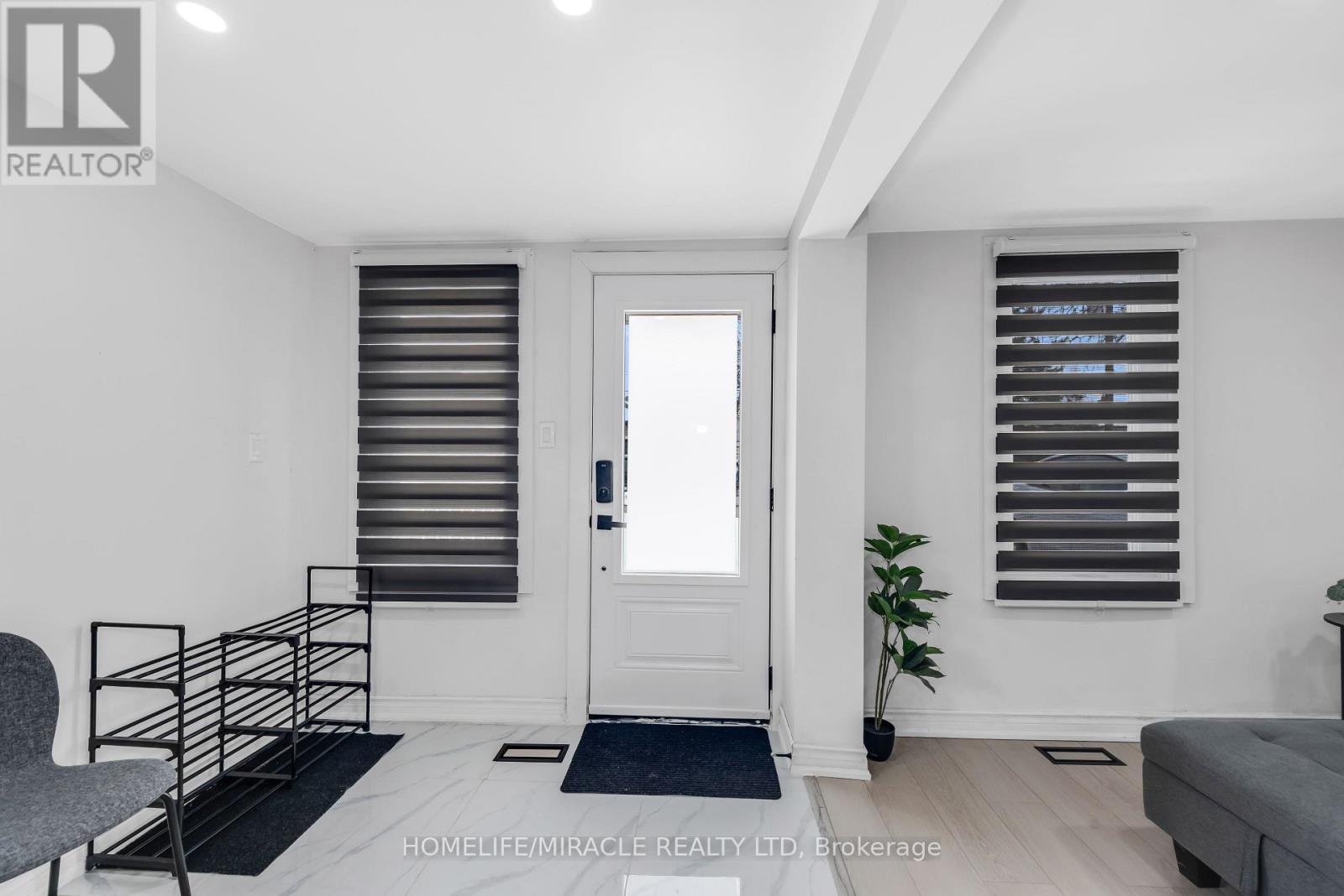 195 Randi Road, Mississauga, ON - Indoor Photo Showing Other Room