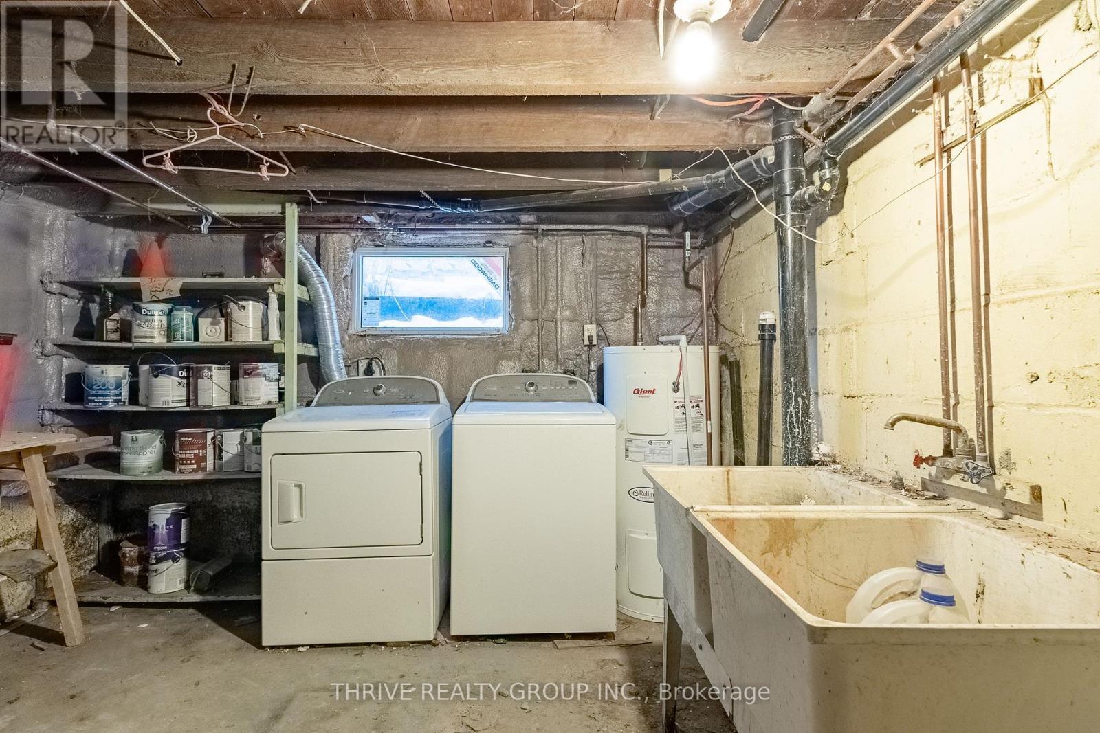 922 Princess Avenue, London East (East G), ON - Indoor Photo Showing Laundry Room