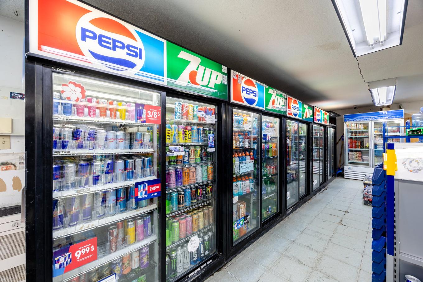 Commerce - 424 Rue Laurier, Val-Des-Sources, QC - Indoor