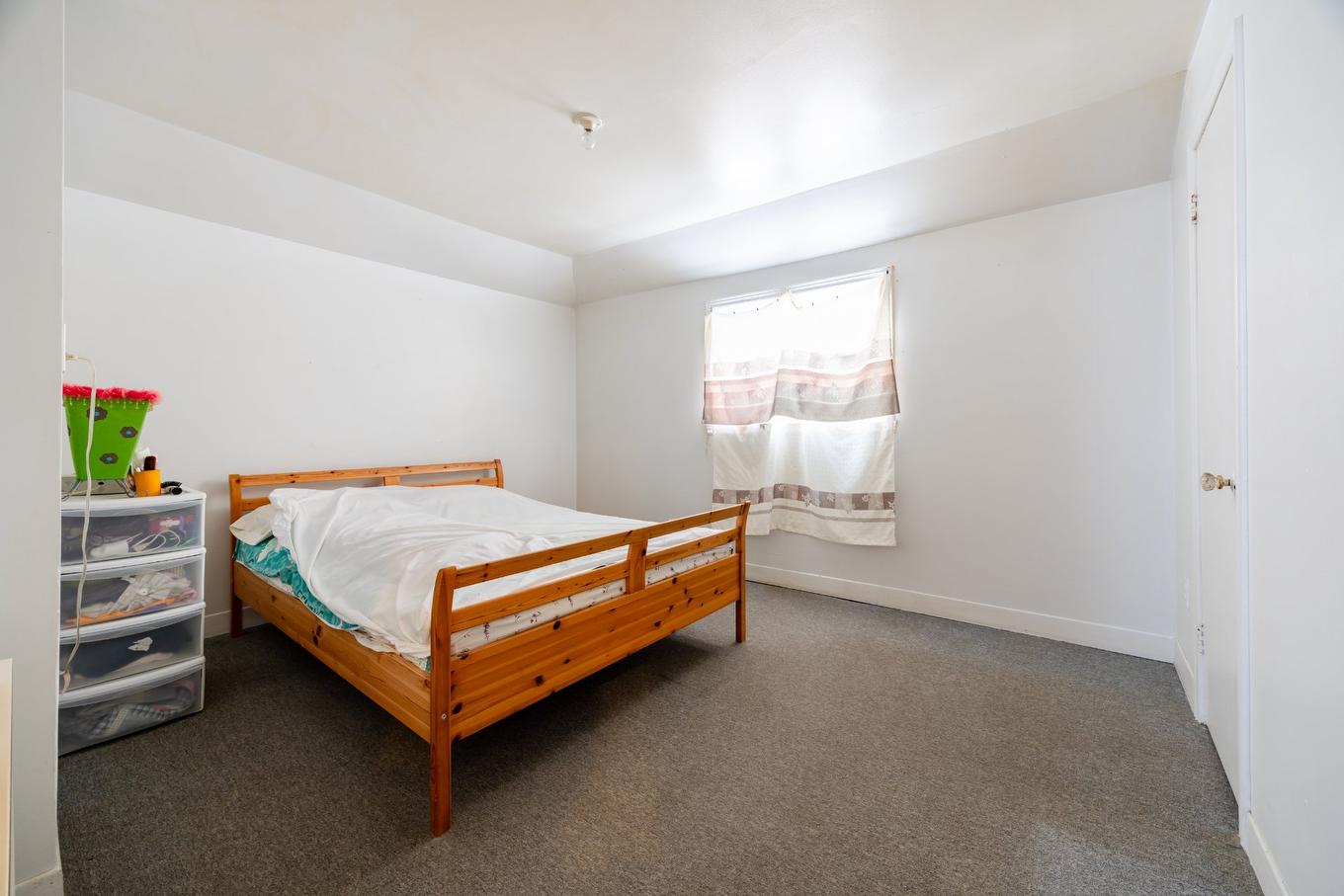 Chambre à coucher - 424 Rue Laurier, Val-Des-Sources, QC - Indoor Photo Showing Bedroom
