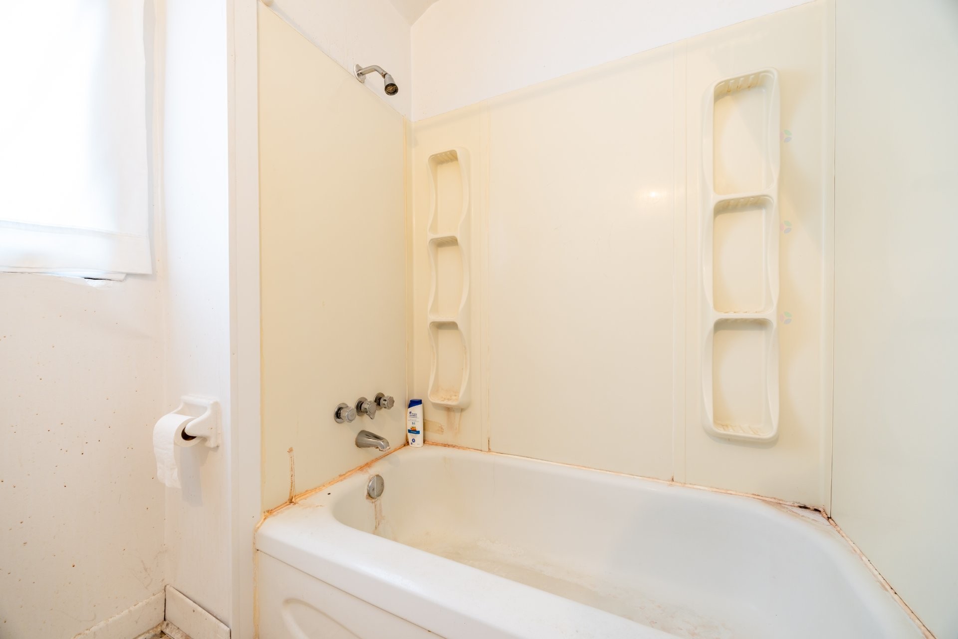 Bathroom - 424 Rue Laurier, Val-Des-Sources, QC - Indoor Photo Showing Bathroom