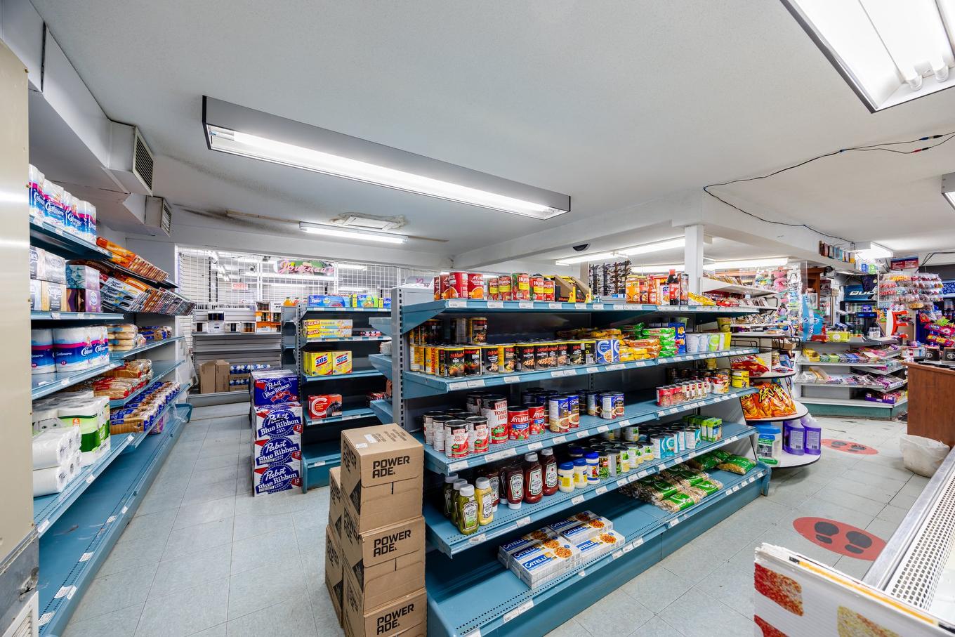 Commerce - 424 Rue Laurier, Val-Des-Sources, QC - Indoor